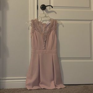 Super cute pale pink dress!